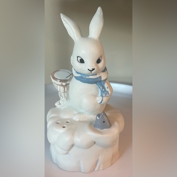 House of Lloyd Other - House of Lloyd 90s Vintage Bunny Ice Fishing Figurine With Net And Fish